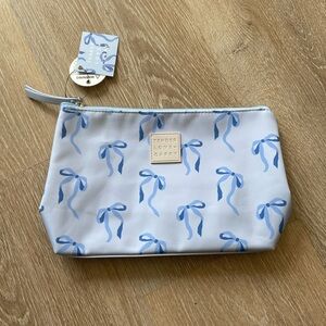 Tender Love & Carry Makeup Cosmetic Travel Bag Blue Bows Preppy Classic